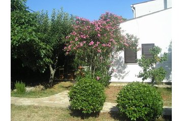 Croatia Privát Vir, Exterior